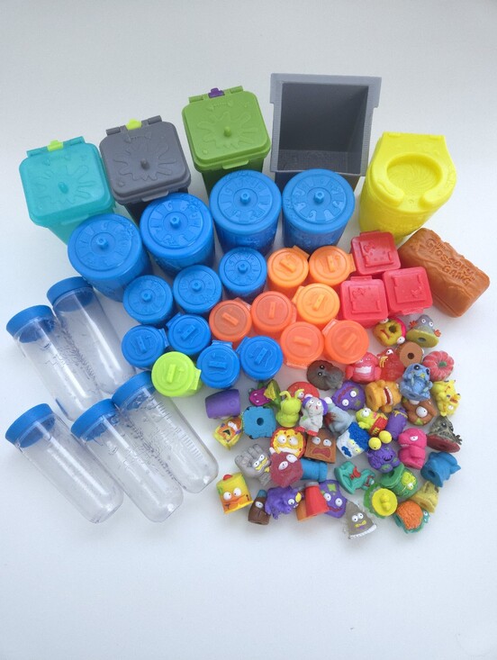 moose toys Other - Moose Toys Track Pack Grossery Gang Mini Figures and Trash Cans